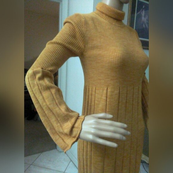 BNWOT MAXI SWEATER DRESS SZ. SM BY ELIZABETH & JAMES 100% WOOL GOLDEN COLOR LUX - Picture 11 of 13